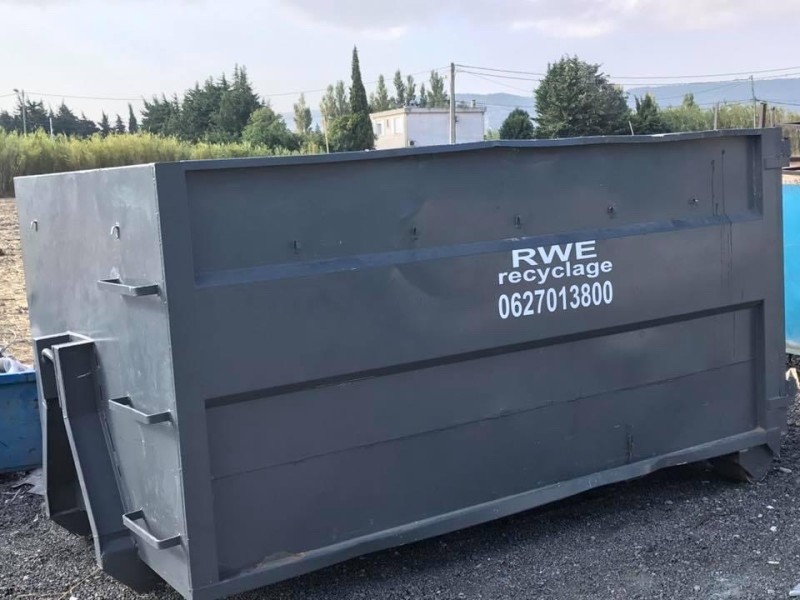 Bennes de 8m3 disponibles à la location pour la gestion des déchets sur Aix en Provence