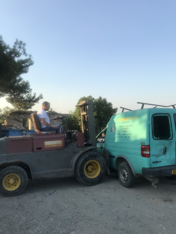 Enlèvement d’épave gratuit à  Trets 