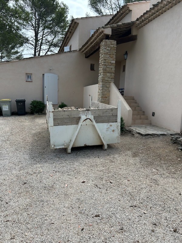  pose de Benne 5 m³ pour évacuation gravats à Luynes