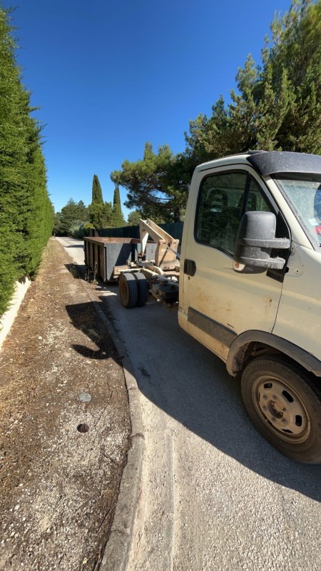 Location de Benne 5m3  à venelles pour des gravats