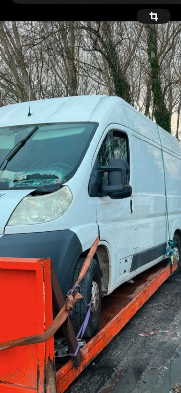 Enlèvement d’épave d’utilitaire gratuit à Aix-en-Provence