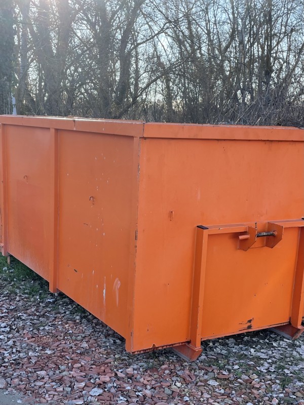  Mise à disposition d’une Benne à Vegeteaux sur la Fare les Olivier