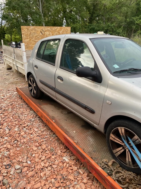 Enlèvement d’épave gratuit à Trets 