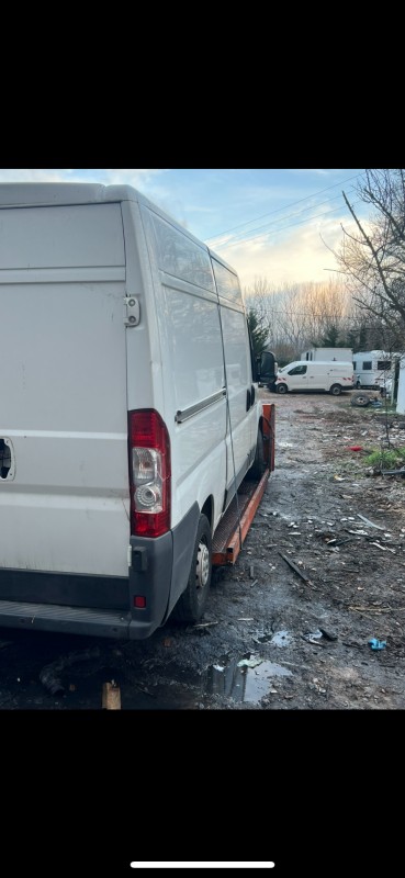 Enlèvement d’épave d’utilitaire gratuit a Aix-en-Provence