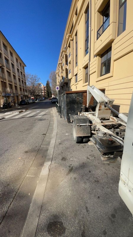 RWE LOCATION Entreprise de vide maison et débarras garage, cave,végétaux grenier ,déchets mobiliers sur Aix en Provence